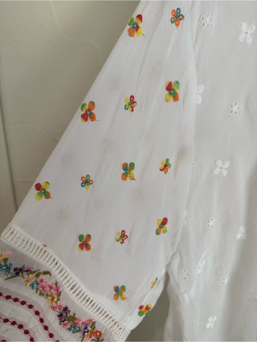 Johnny Was White Embroidered Sleeve Tunic Blouse Coverup Size 3X - Picture 6 of 10